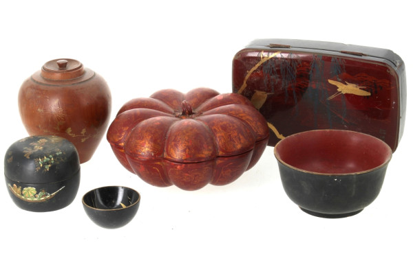 JAPON et CHINE - Lot de 6 pièces en laqu