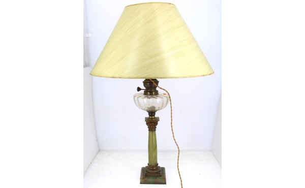 Lampe à pétrole (électrifiée) et pied de