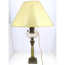 Lampe à pétrole (électrifiée) et pied de