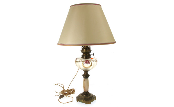 Lampe à pétrole (électrifiée) à réservoi