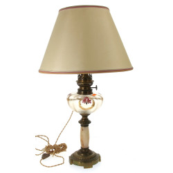 Lampe à pétrole (électrifiée) à réservoi