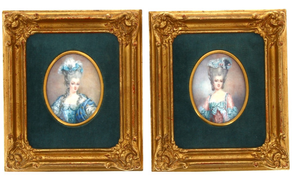 "Elégantes du XVIIIème" paire de miniatu