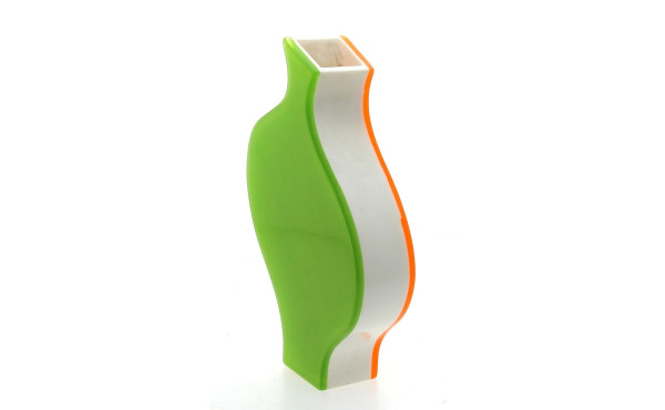 Vase design en plastique vert pomme, ora