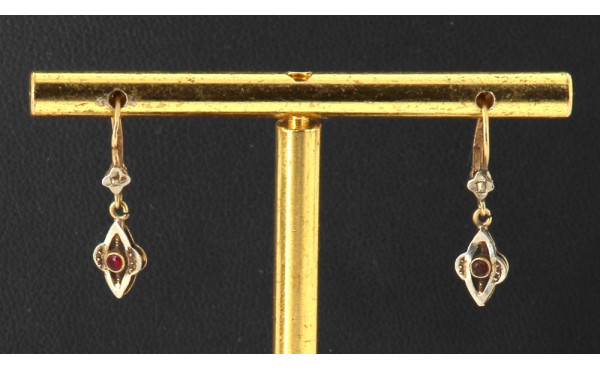 Paire de petites BO anciennes en or jaun