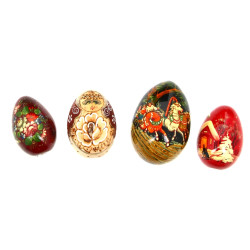 RUSSIE - Lot de 4 œufs en bois laqué ou 