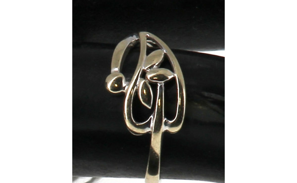 Bague en or 18 cts motif feuillagé, poid