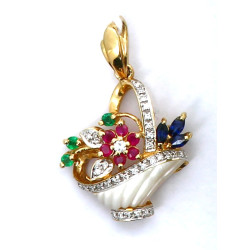 Ravissant pendentif en or jaune 18 cts e