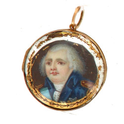 Petit pendentif circulaire en or jaune 1