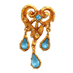 Christian Lacroix, broche en métal doré 