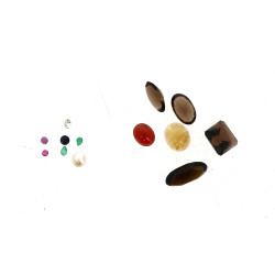 Lot de pierres sur papier : 4 quartz fum