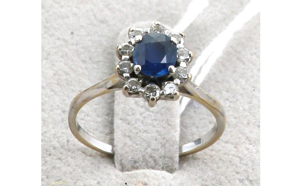 Bague en or gris 18 cts, poinçon tête d'