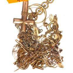 Lot de petits bijoux anciens en or jaune