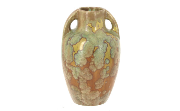 Vase à deux anses en céramique irisée, d