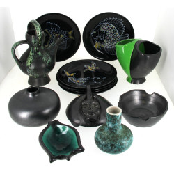 13 pièces en céramique noir et vert, ann