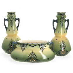 FIVES-LILLE - Garniture en faïence dans 