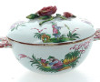 Bouillon couvert en faïence de l'Est à d