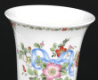 WEDGWOOD - Vase cornet décor floral et n