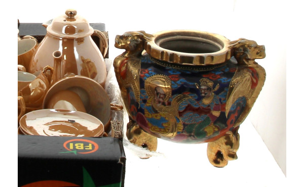 JAPON et autres contrées - Pot à encens 