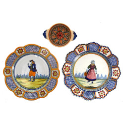 HENRIOT QUIMPER - Deux assiettes à bords