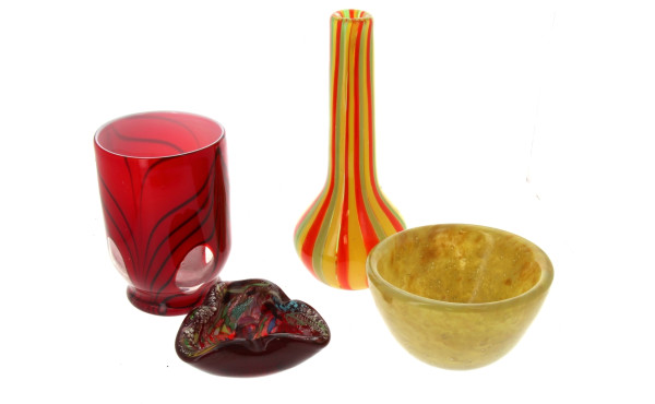 Lot de 4 pièces en verre de couleurs : c