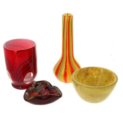 Lot de 4 pièces en verre de couleurs : c