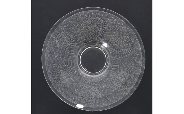 Coupe en verre à décor d'enroulements su