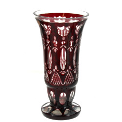Vase en verre rouge et transparent dans 