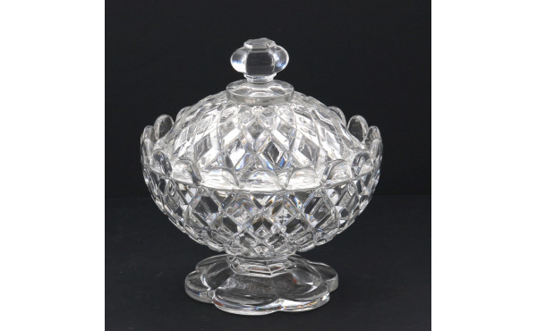 BACCARAT - Bonbonnière couverte en crist