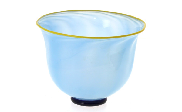 Coupe sur talon en verre bleu ciel, file