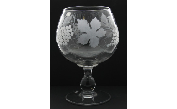 Important rince raisin sur piédouche en 