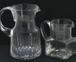 Deux brocs à eau en verre. H 20 et 14 cm