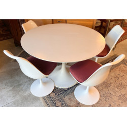 Style KNOLL - 4 chaises forme tulipe et 