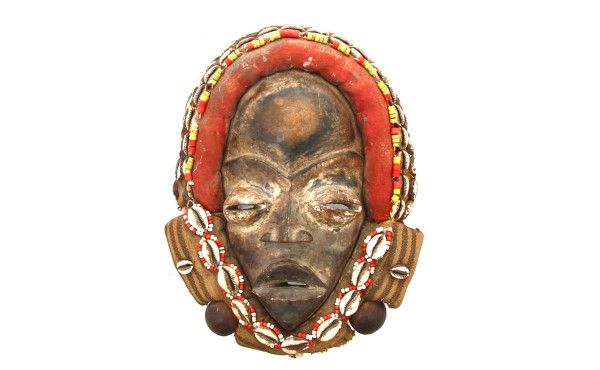 Masque à grelots DAN agrémenté de caurie