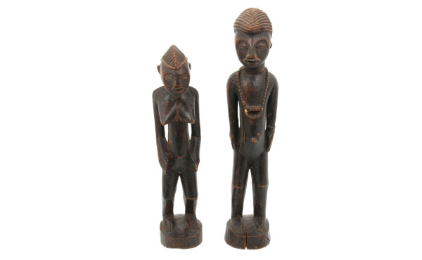 Deux fétiches africains en bois. H 28 cm