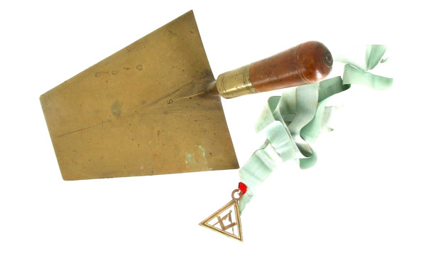 Truelle de plâtrier ancienne en laiton e