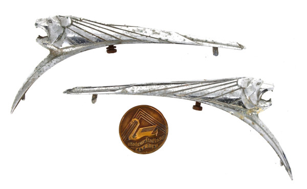 Thème VOITURE - 2 mascottes de voitures 