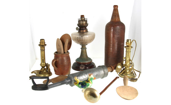 ART POPULAIRE - Lot d'articles populaire