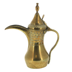 Verseuse orientale ancienne à long bec, 