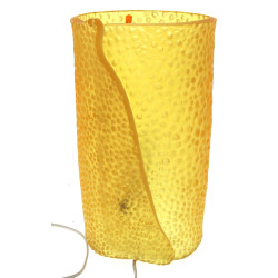 Lampe à poser design en résine jaune, H 