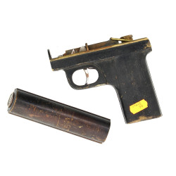 Pistolet SAM projetant un liquide, vers 