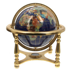 Globe en résine et fines plaques de pier