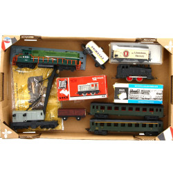 Lot de trains Ho comprenant une locomoti