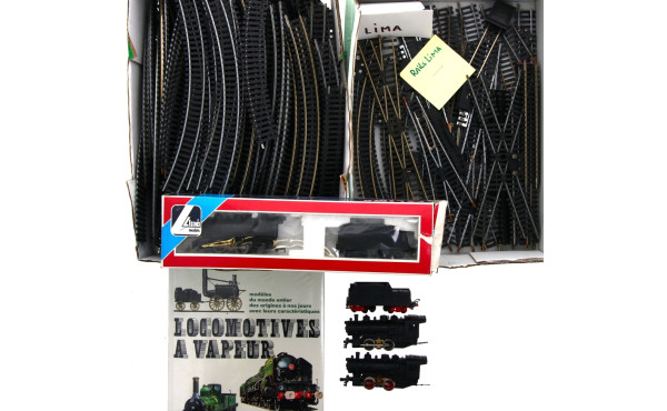 Lot de trains Ho dont locomotive à vapeu