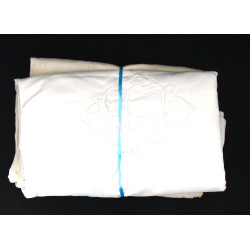 Lot de 2 draps brodés avec monogramme, a