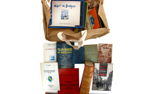 BRETAGNE - Ensemble de livres et fascicu