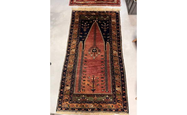 Tapis turc laine points noués dans les 