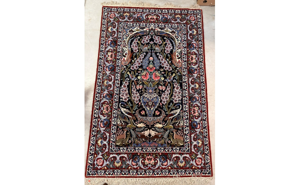 Tapis iranien en laine points noués à dé