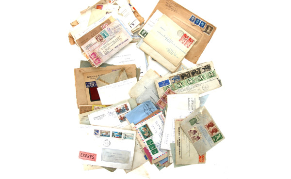 Lot de timbres sur lettres et envois par