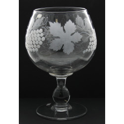 Important rince raisin sur piédouche en 