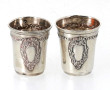 Deux petits gobelets à liqueur en argent